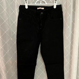 Black high rise Levi's skinny jeans size 31